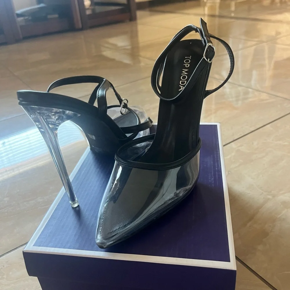 Black Heels - Picture 5 of 13